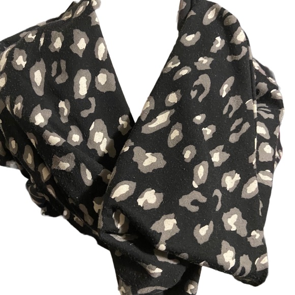 Black and White Animal Print Scarf - Picture 6 of 8